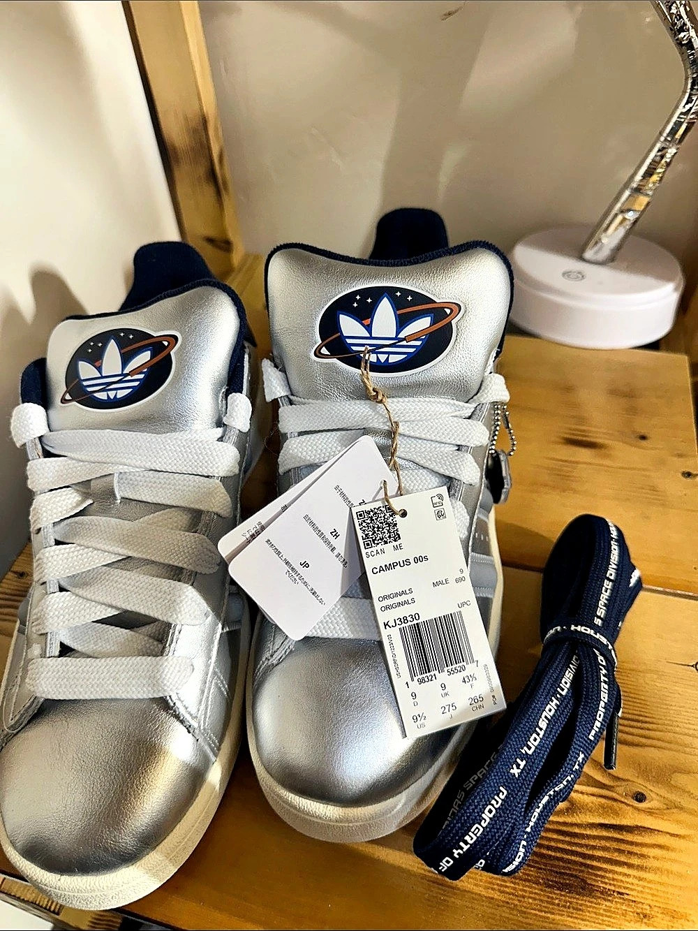 adidas Campus 00s Men's Silver Sneakers US 9 1/2 NWT